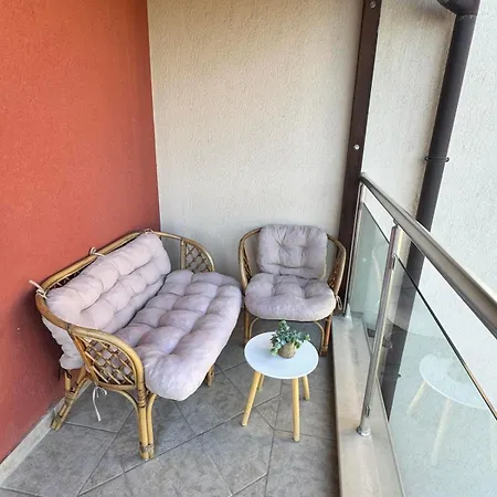 公寓 For 5 With Pool View *