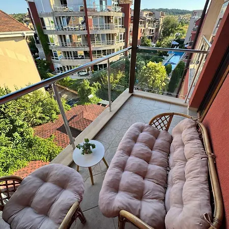 公寓 For 5 With Pool View 索佐波尔